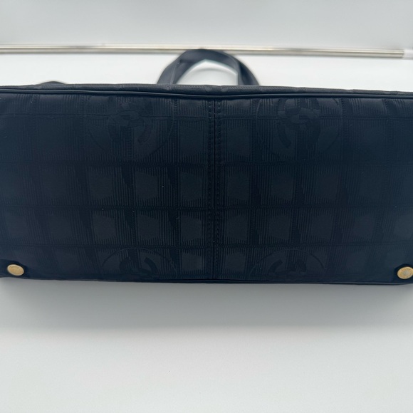 CHANEL Black Tote Bag with Leather Handles - Picture 6 of 15